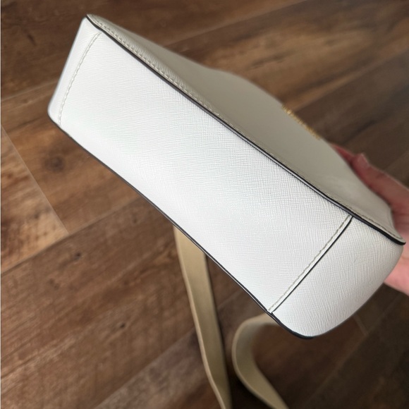 Michael Kors Jet Set Travel Small Messenger Bag - Picture 9 of 12